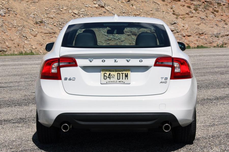  Volvo S60 T5 AWD 2013 года  (фото 4 из 40)